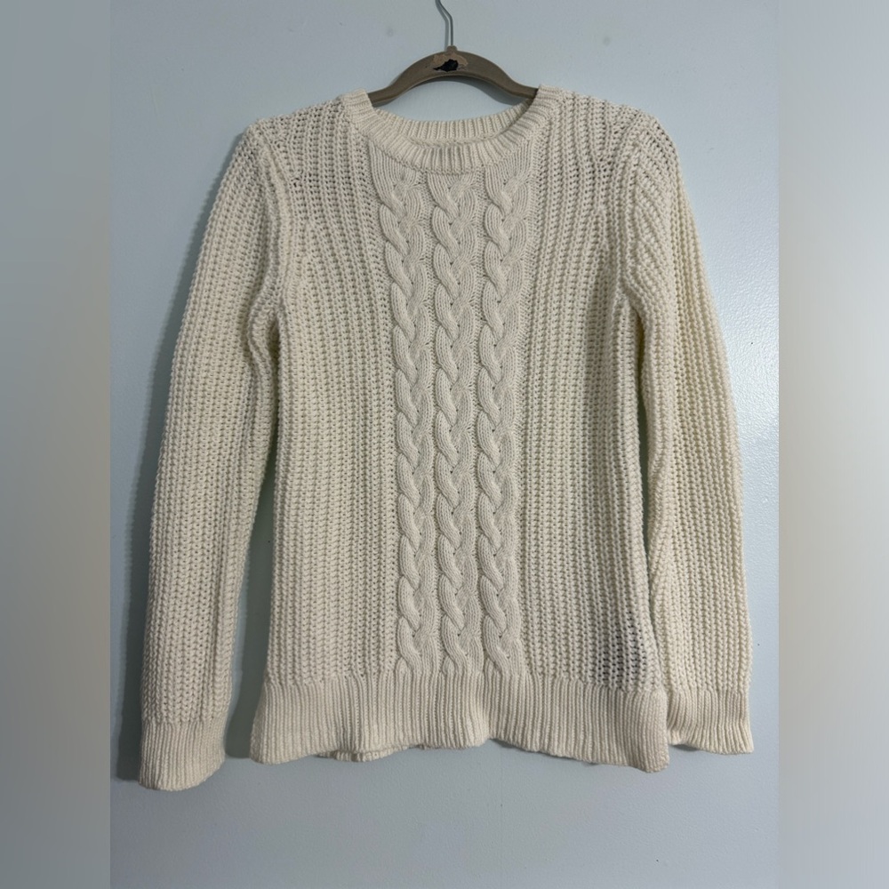 White Cable-knit fisherman’s Sweater